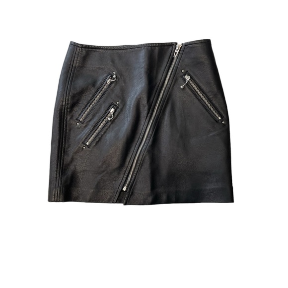 BLANKNYC Faux Leather Black Mini Skirt 25 Asymmetrical Zip Biker - Picture 1 of 6